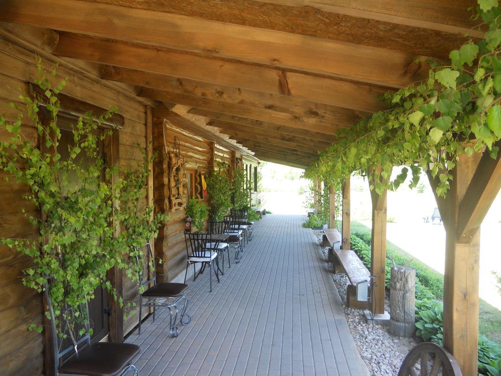 Villa Viesu Maja Forrest Dzimtmisa Esterno foto