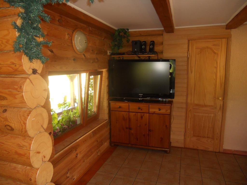 Villa Viesu Maja Forrest Dzimtmisa Esterno foto