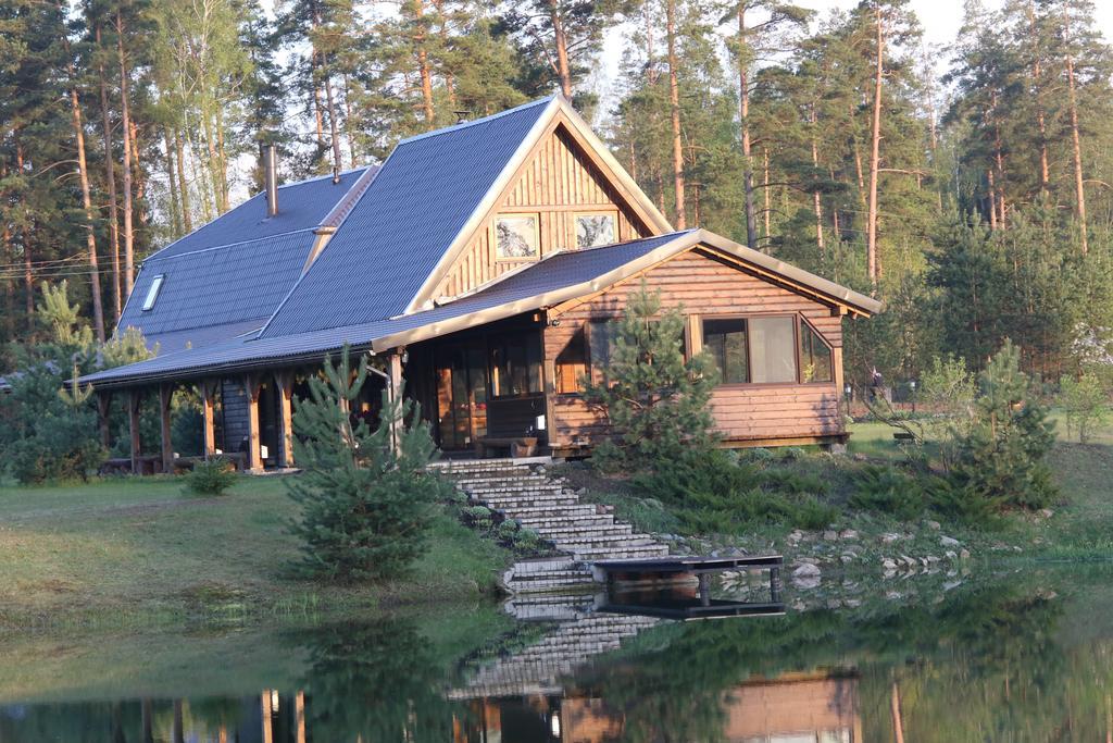 Villa Viesu Maja Forrest Dzimtmisa Esterno foto