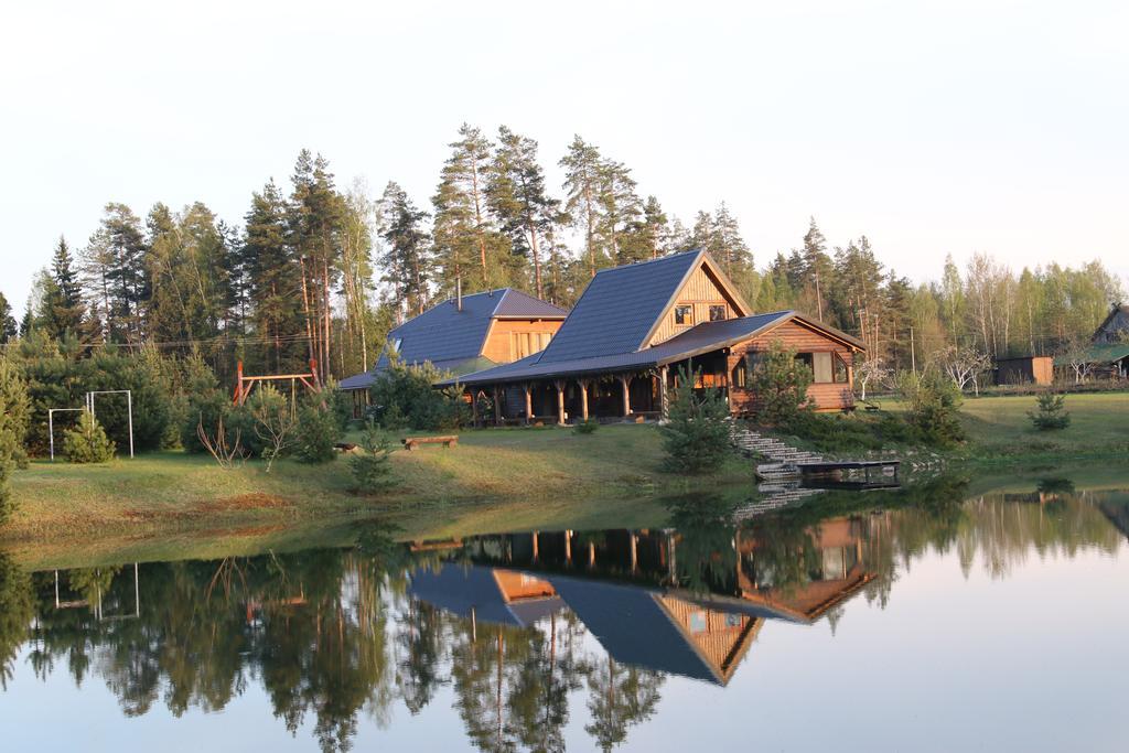 Villa Viesu Maja Forrest Dzimtmisa Esterno foto