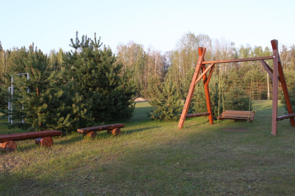 Villa Viesu Maja Forrest Dzimtmisa Esterno foto