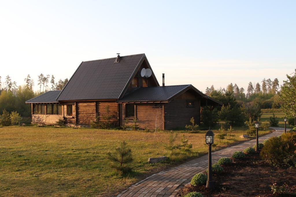 Villa Viesu Maja Forrest Dzimtmisa Esterno foto