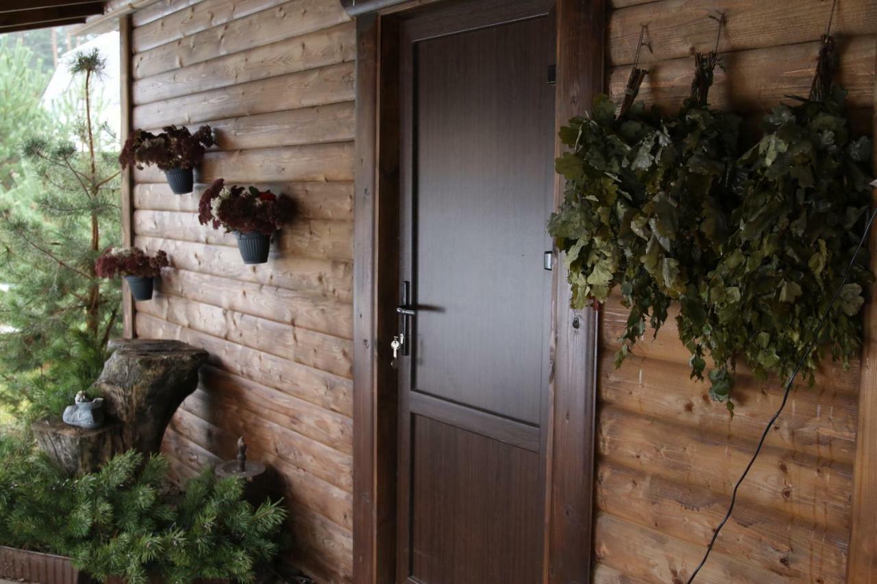 Villa Viesu Maja Forrest Dzimtmisa Esterno foto